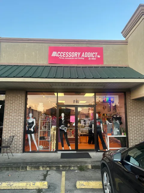 Accessory Addict By Nikki