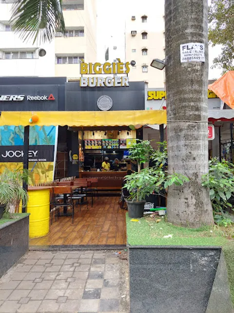 Biggies Burger : Kothrud (Pune)