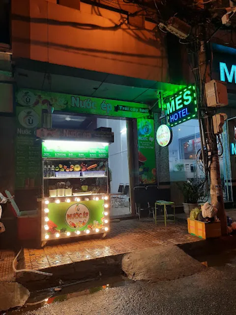 Ù Juice - 100% natural fruit