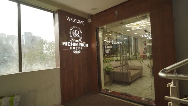 RICHIE RICH HOTEL
