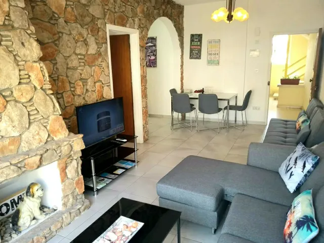 MILOS CITY CENTRE APARTMENTS (APTS)