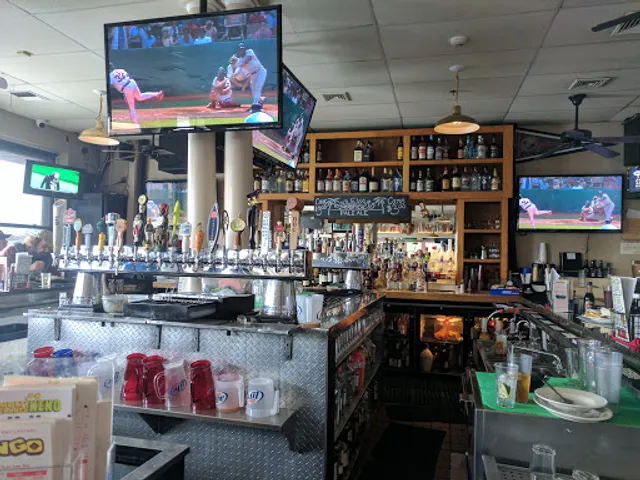 Dave's Bar and Grill