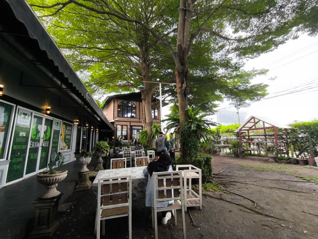 Chansiaw Cafe (Halal)