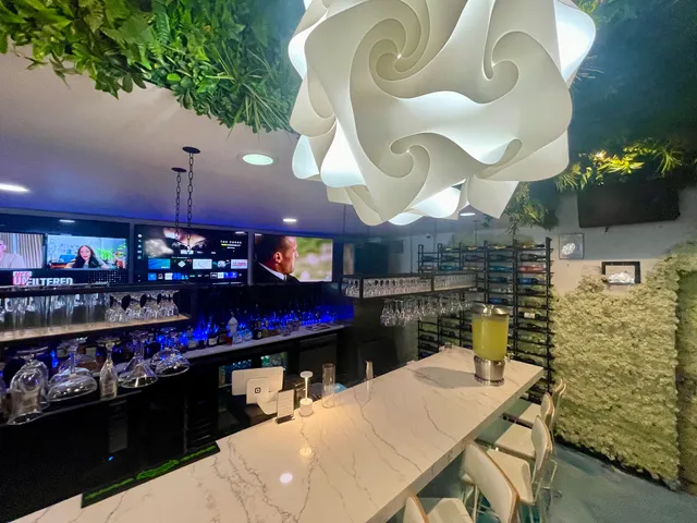 Oasis 843 Elite Restaurant Bar and Lounge