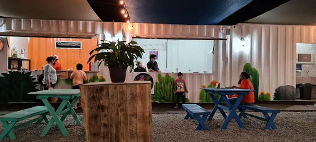 Plaza Trinity Container Food Park Los Cabos