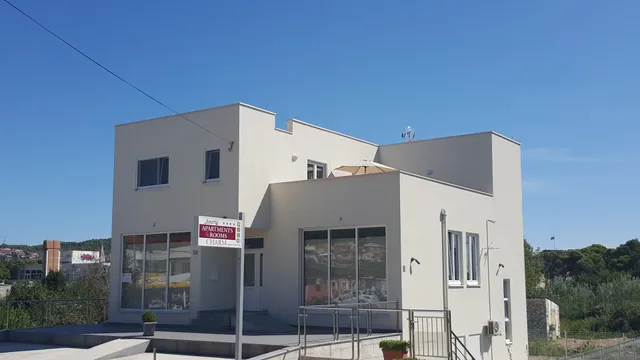 Charm Apartments and Rooms