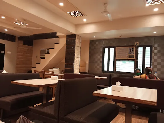 HOTEL MATOSHREE VEG TREAT