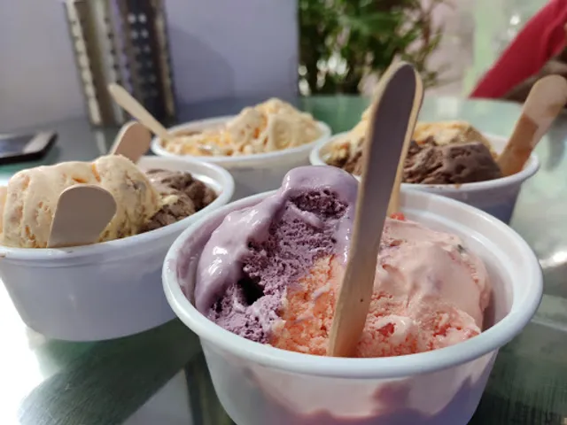 AMUL ICE CREAM PARLOUR - HONEY'S