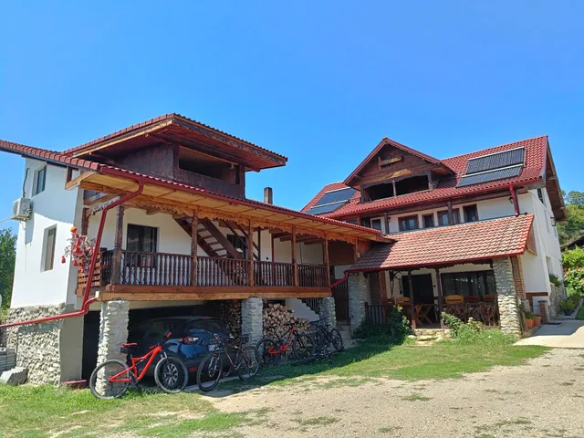 Agro-pensiunea "Plaiul Castanilor"