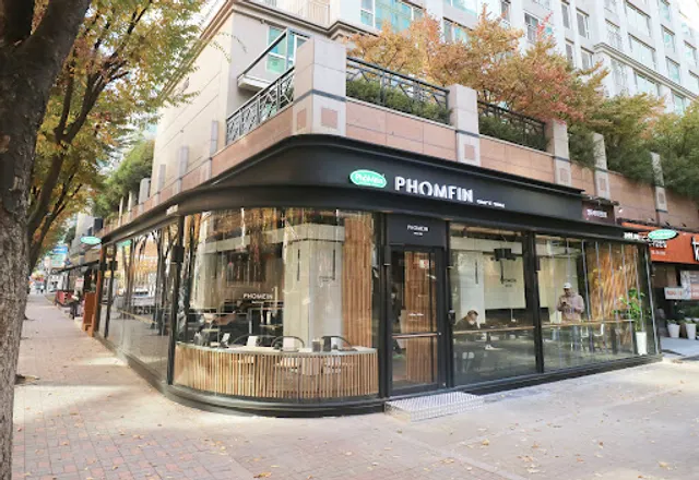 PHOMEIN The Head Store in Jeongja