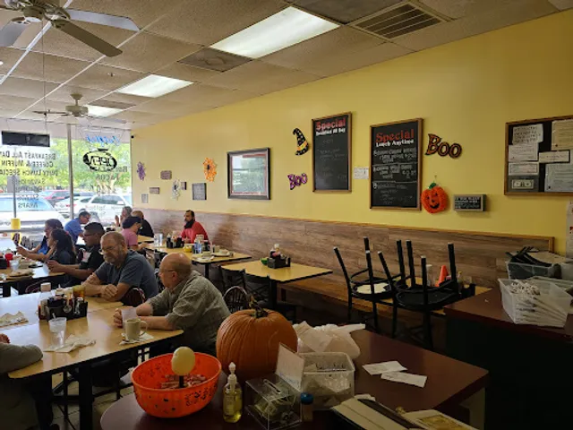 Garland Cafe Buckingham Road