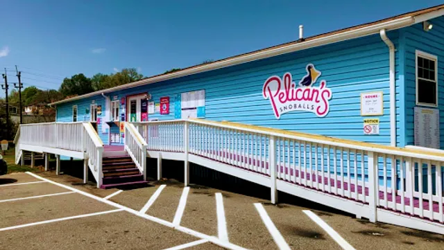 Pelican's SnoBalls Lenoir