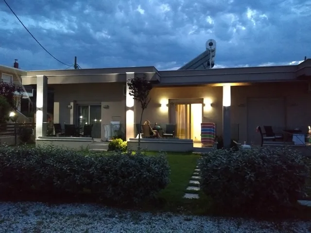 Vila Cross Plaza Stavros