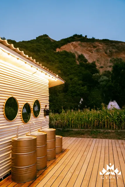 Gipsy Village Park Hotel