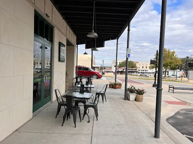 Zeno’s On The Square