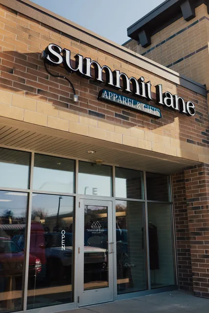 Summit Lane Apparel & Gifts