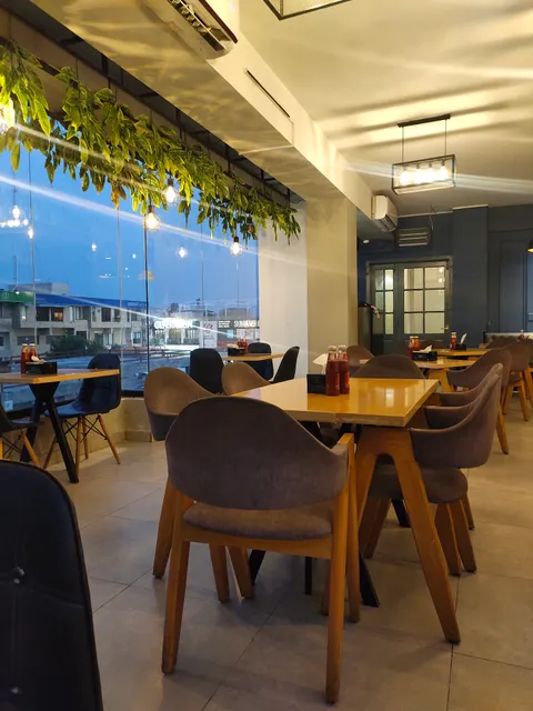 2 Broke Engineers Restaurant