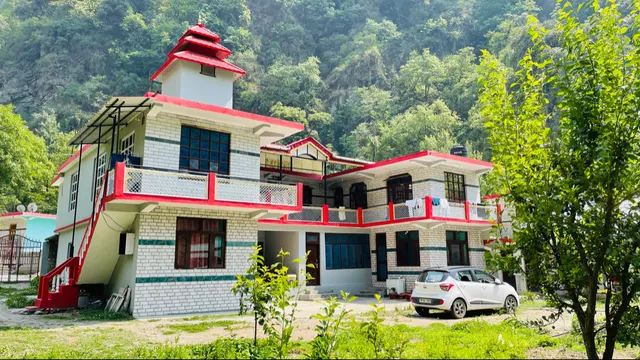 Mountain River Homestay