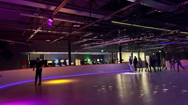 4 Wheelies Ottawa Roller Skating Center