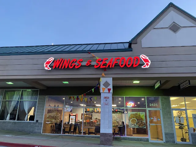 Wings & Seafood - Parkville