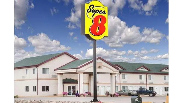 Super 8 by Wyndham Kindersley