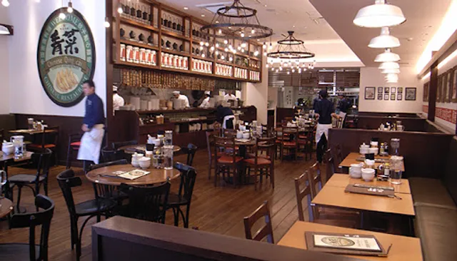 Chinese Qing Cai Ami Premium Outlets