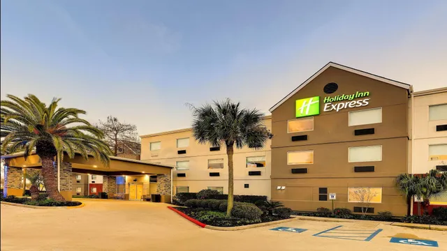 Holiday Inn Express Kenner - New Orleans Airport by IHG