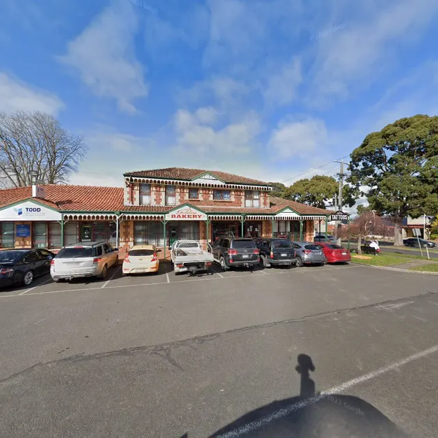 Drouin Golden Bakery