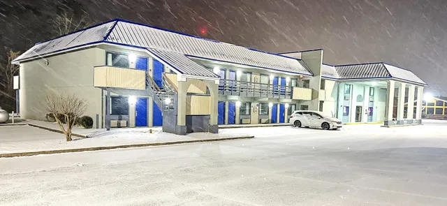 Rodeway Inn & Suites