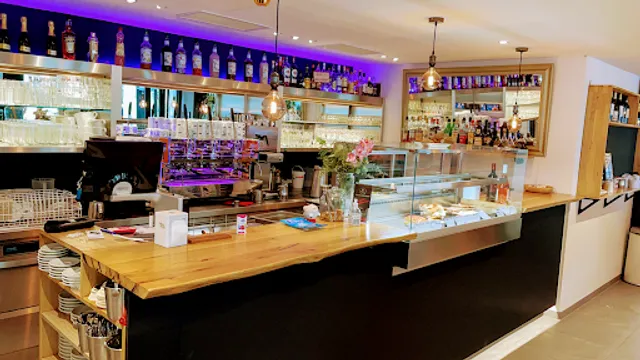 KARA’S Espresso Bar Pizzeria