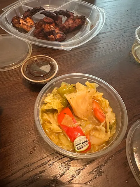 Bobbie Que's Ribs, Chicken and Jamaican