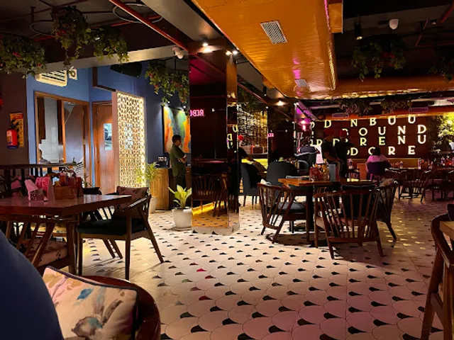 Rebound - Cafe Lounge & Bar