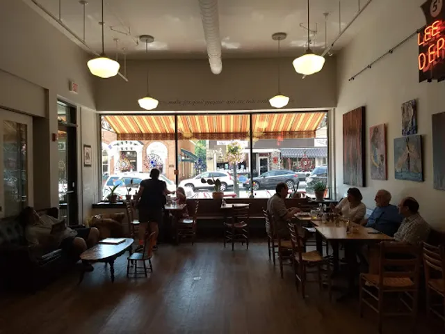 Starving Artist Creperie and Cafe