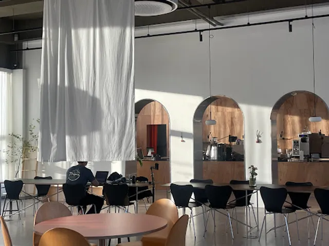 모티프제주 카페앤바 MOTIF JEJU CAFE & BAR