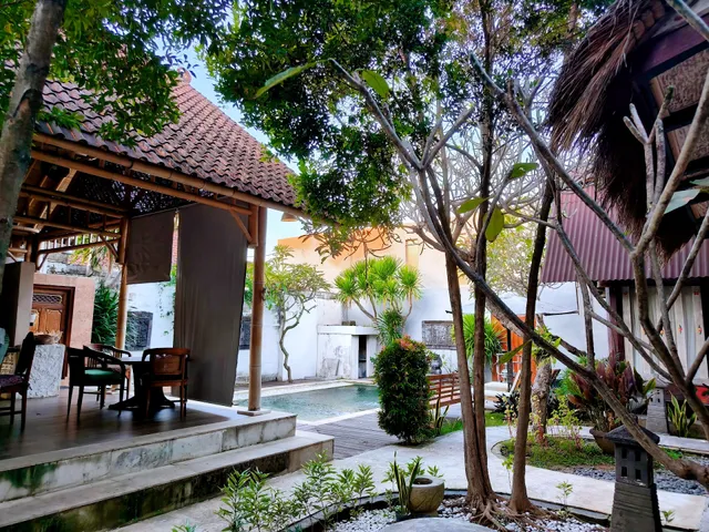 SANUR TRADITIONAL LUMBUNGS