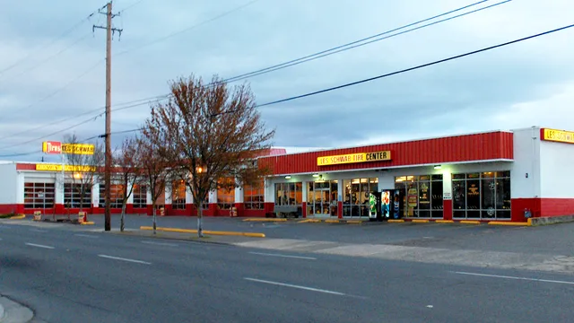 Les Schwab Tire Center