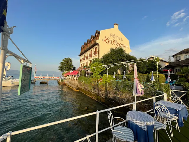 Hôtel Restaurant Les Cygnes