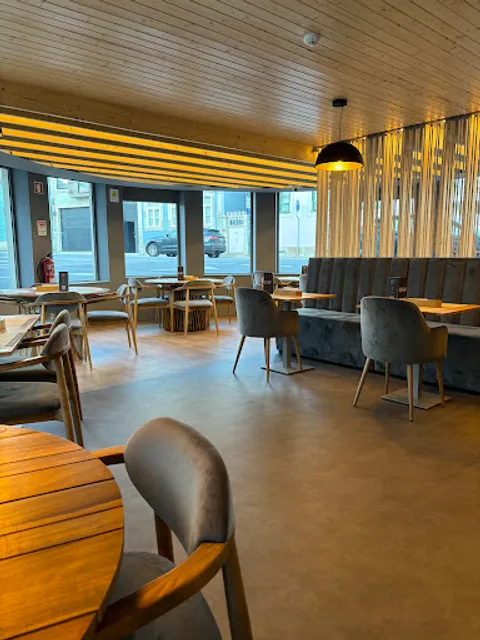 Taberna Londrina Porto, Foz