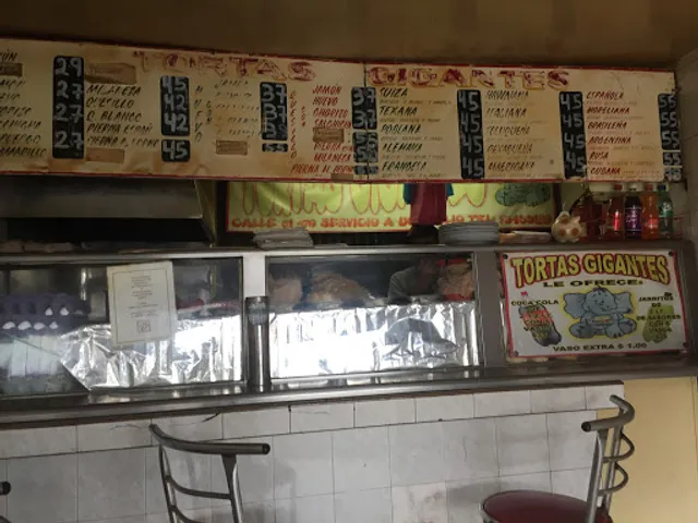 Tortas Gigantes.