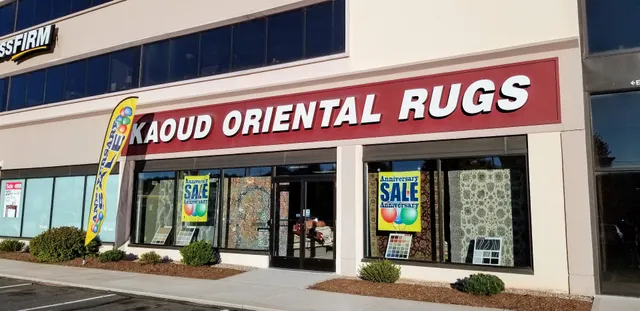 Holyoke Mall Crossing