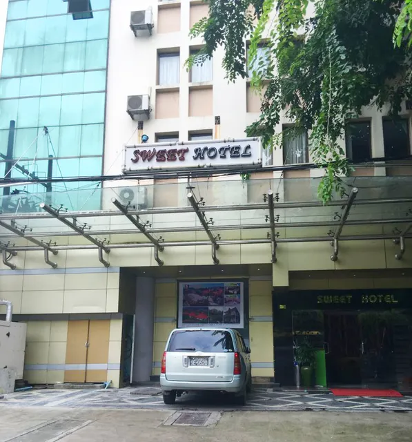 Sweet Hotel
