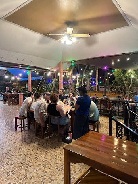 KohMak Home Hug Restaurant