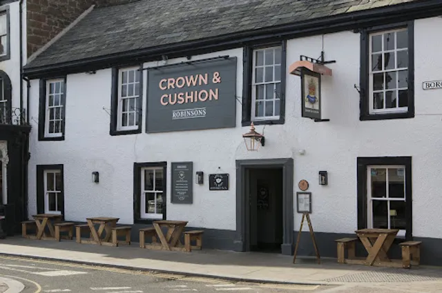 Crown & Cushion Inn