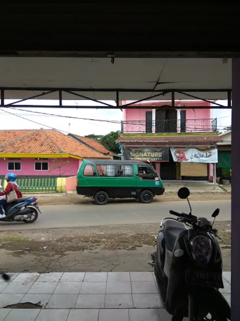 Sindang Sagalaya (Resto And Cafe)