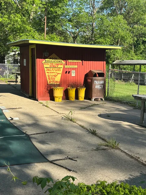 Yellow Lantern Kamp Grounds