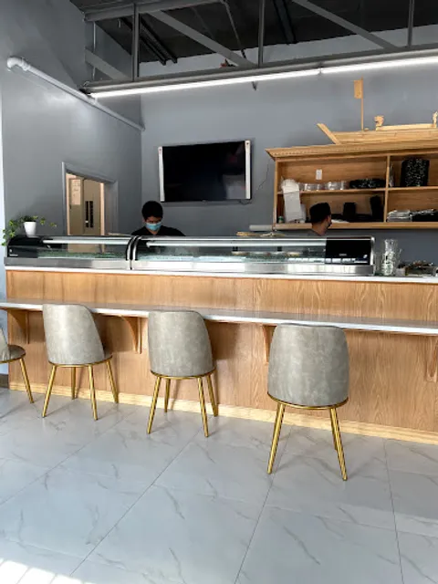 Qiu Sushi and Tea Bar