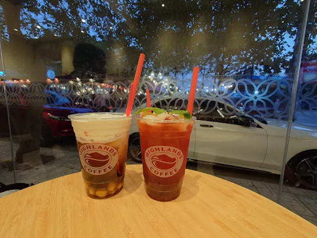 Highlands Coffee Tân Thắng