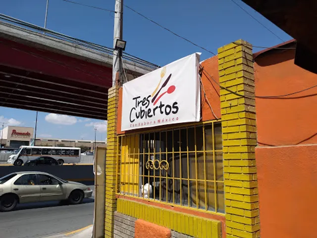 Tres Cubiertos