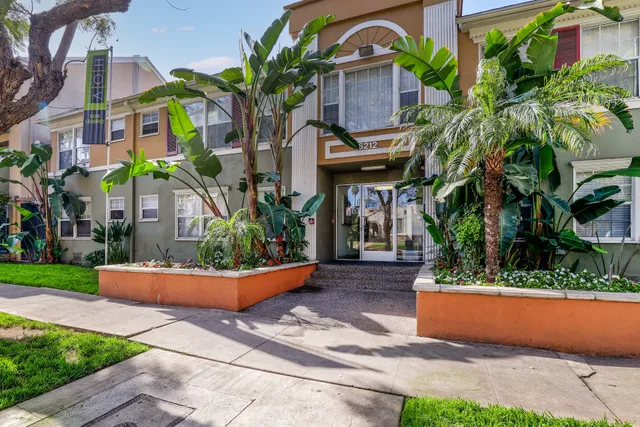 Hollywood Off Vine (HOV)