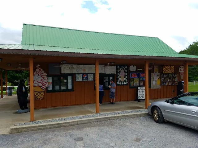 Bon's Ice Cream & Adirondack Miniature Golf